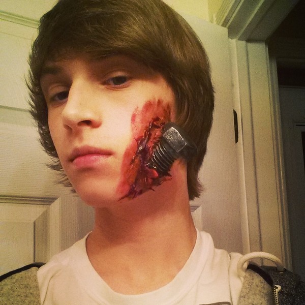 28 Horrifying Halloween Makeup Ideas That Look a Little Too Real